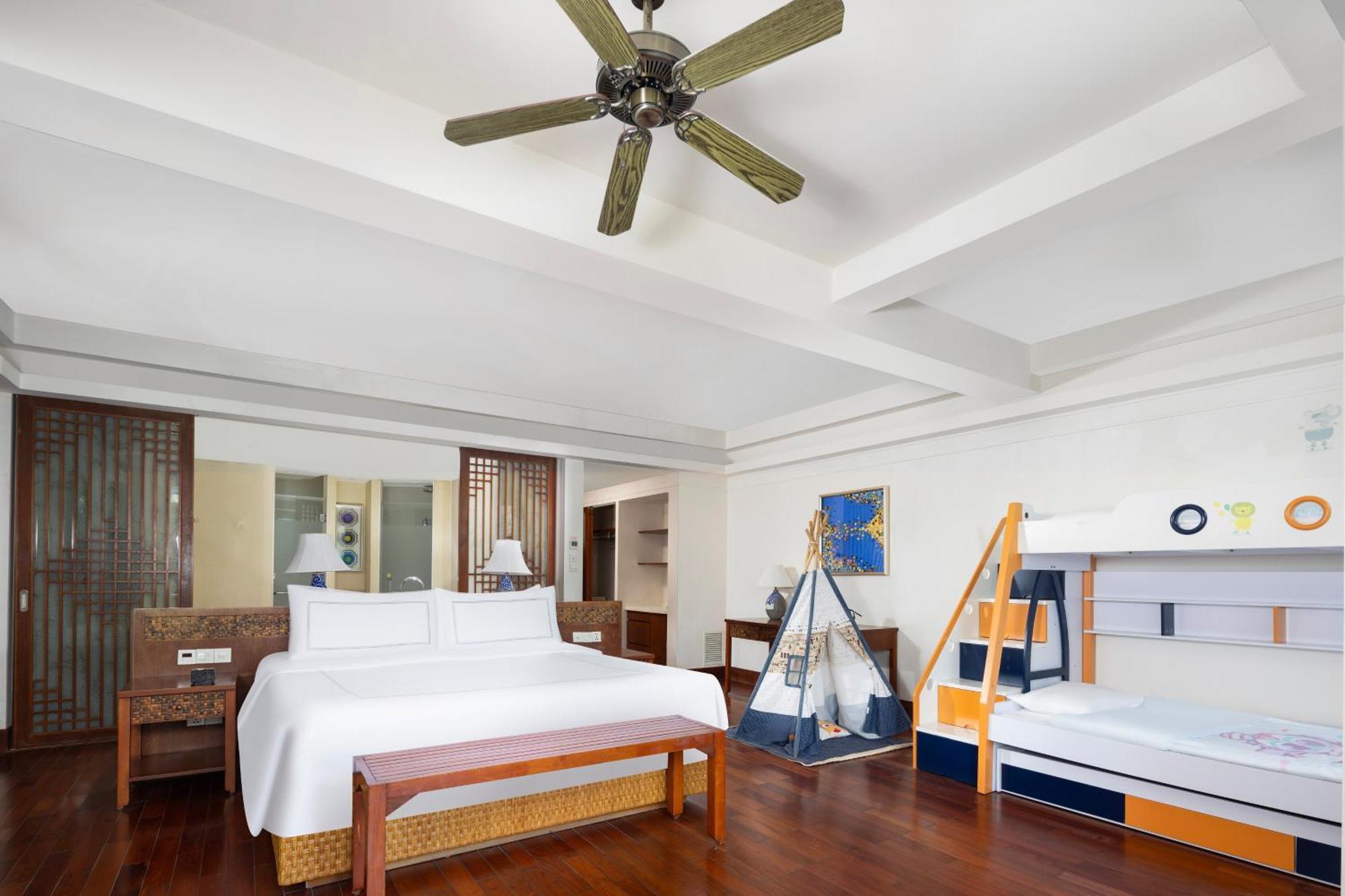Курортный комплекс Swissotel Yalong Bay