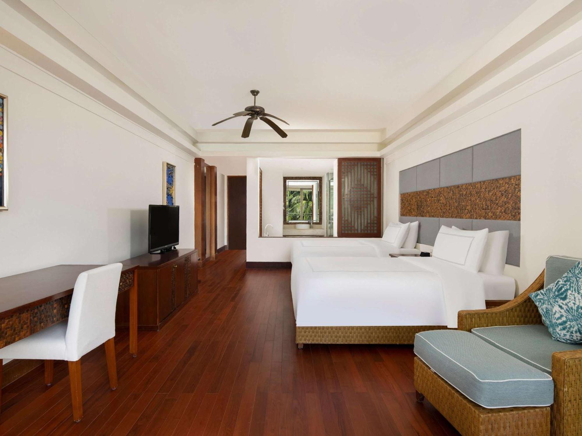 Swissotel Yalong Bay 5* Санья