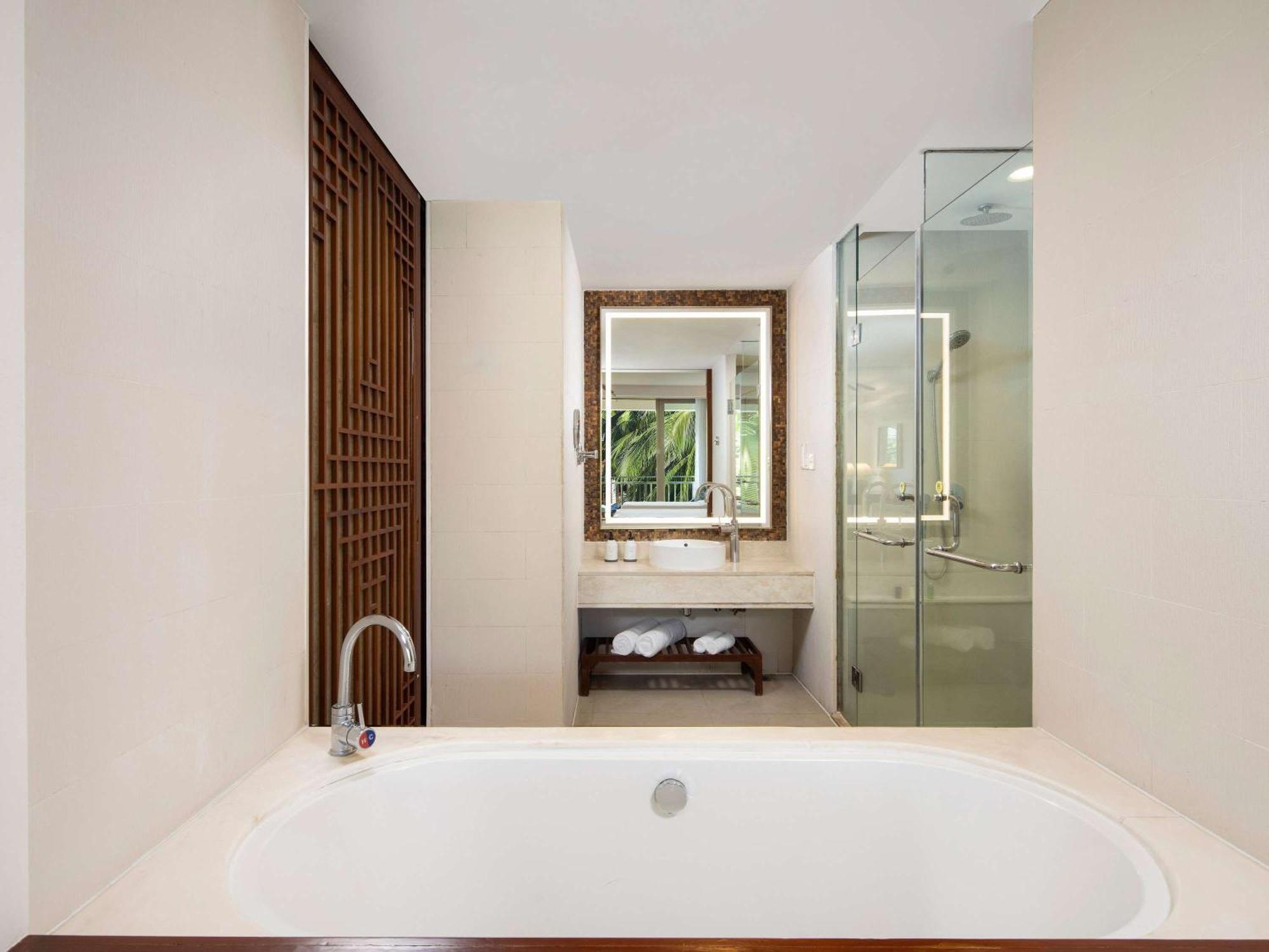 Курортный комплекс Swissotel Yalong Bay Санья