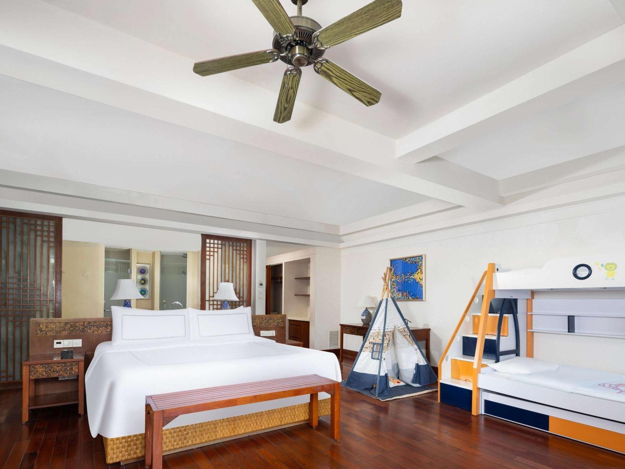 Swissotel Yalong Bay