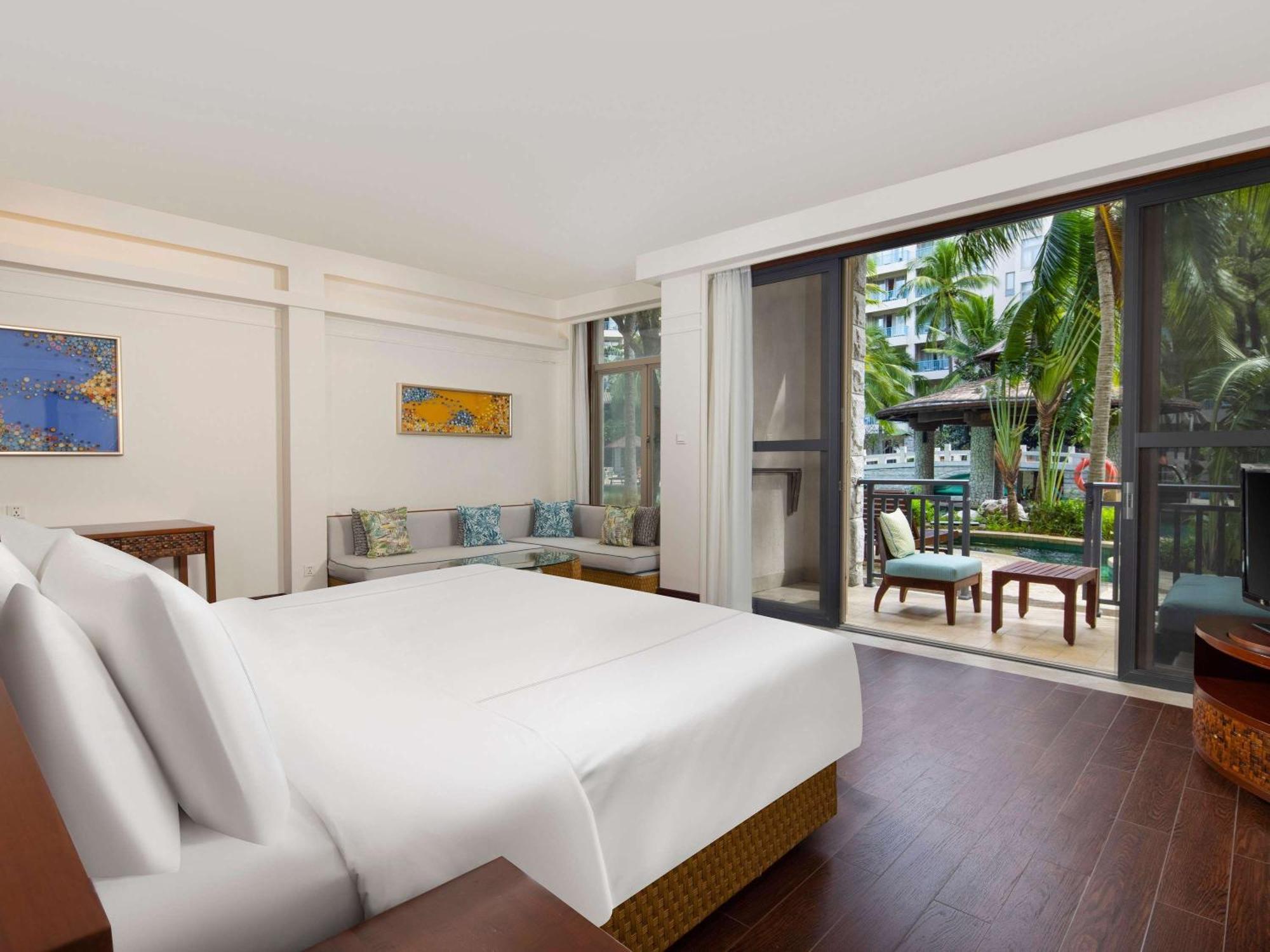 Курортный комплекс Swissotel Yalong Bay